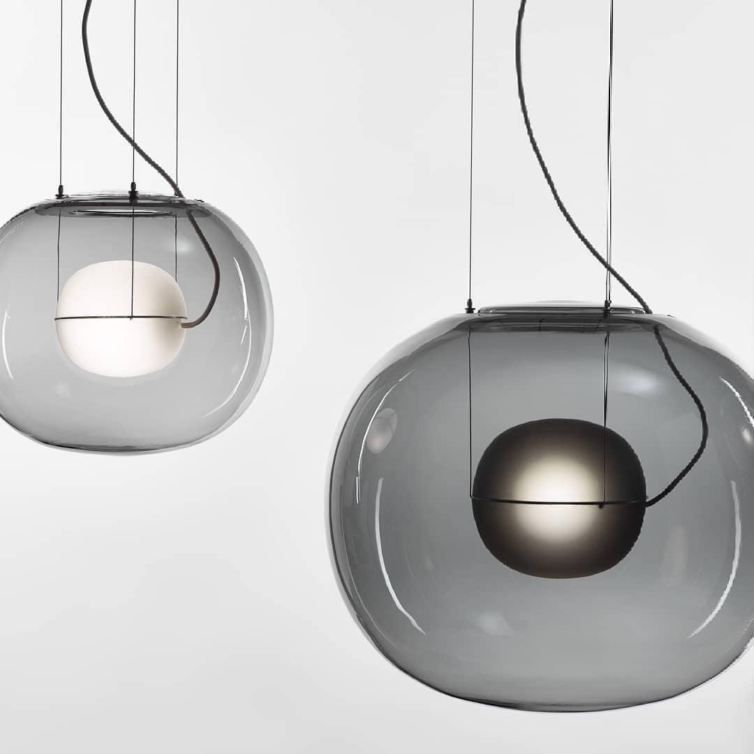 modern-pearl-sphere-pendant-lamp-with-matte-inner-core-and-clear-glass-shade