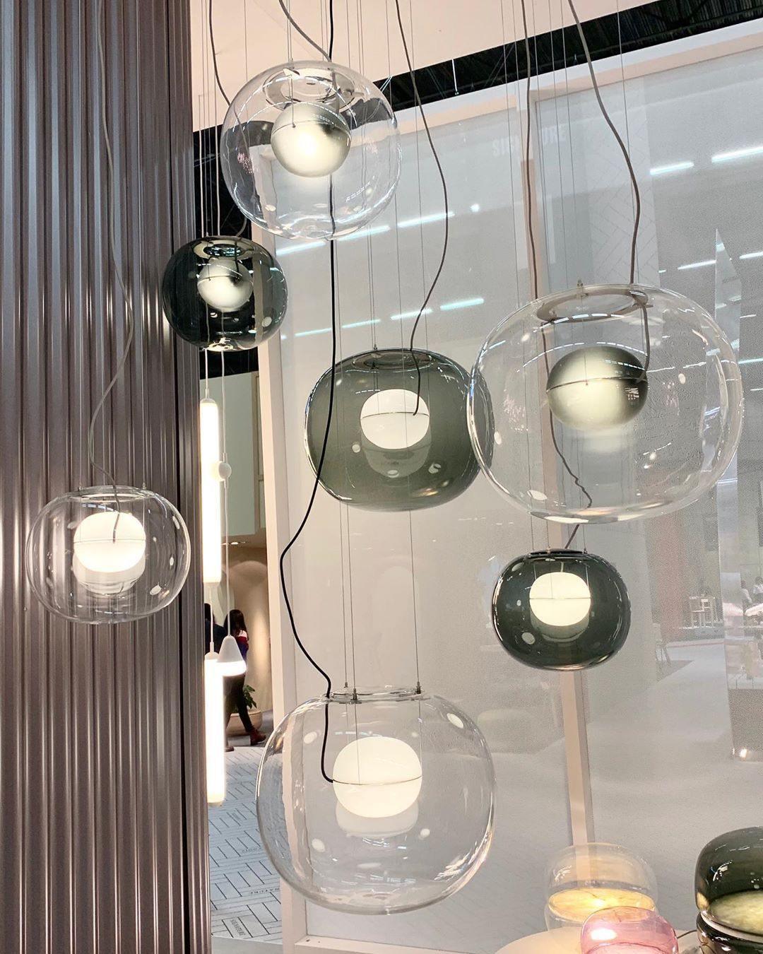 modern-pearl-sphere-pendant-lamp-with-matte-inner-core-and-clear-glass-shade