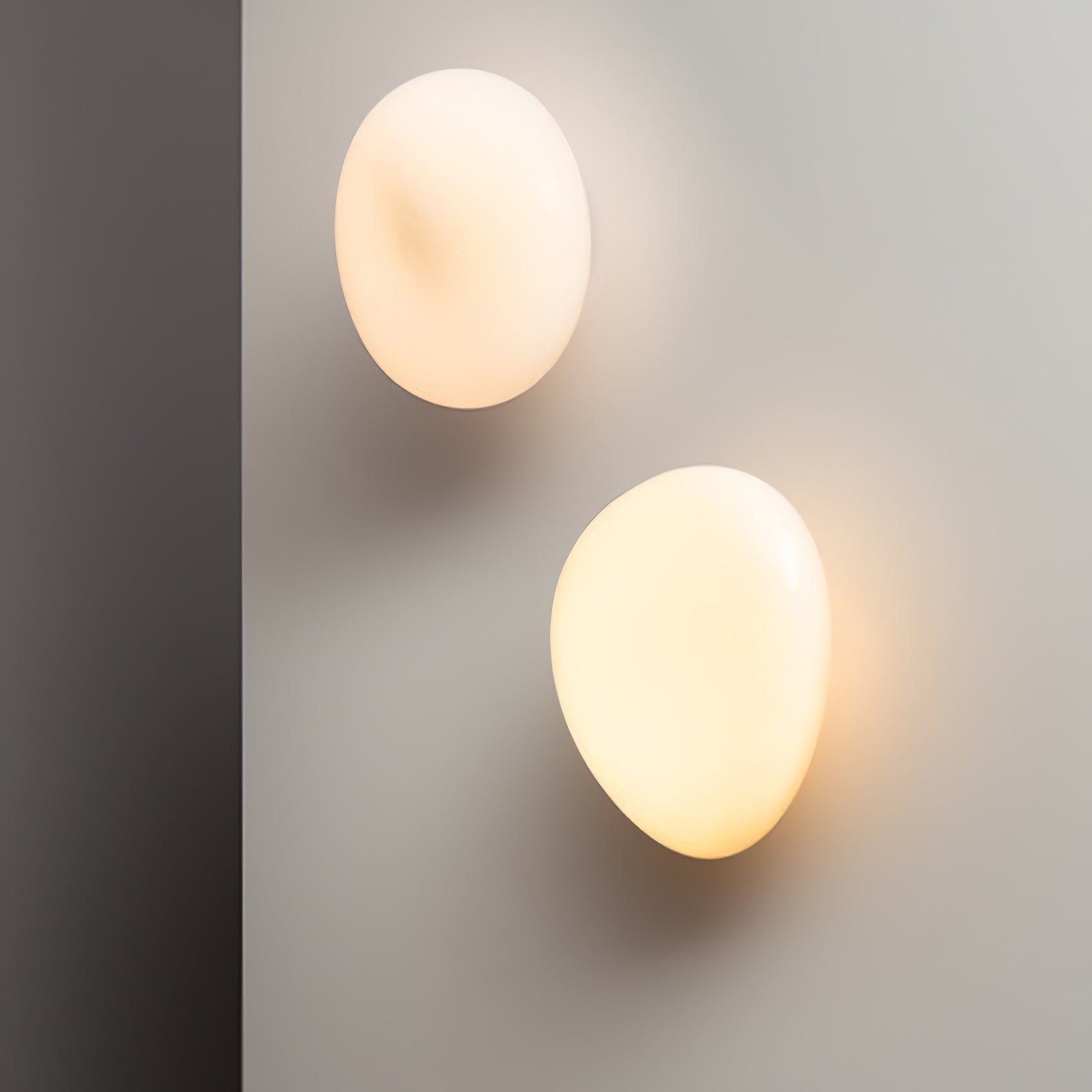 Modern Pebble Shaped Bubble Glass Wall Sconce Organic Stone Inspired LED Lamp