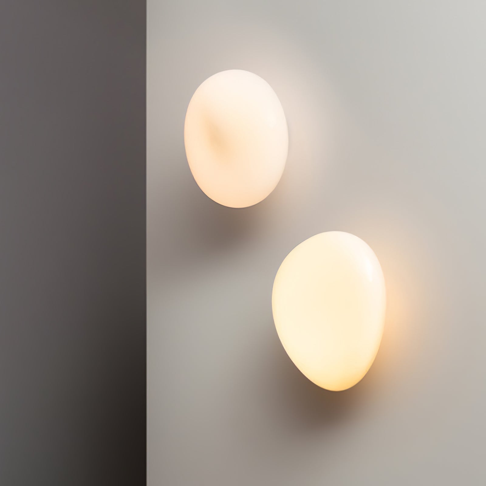 Modern Pebble Shaped Bubble Glass Wall Sconce Organic Stone Inspired LED Lamp
