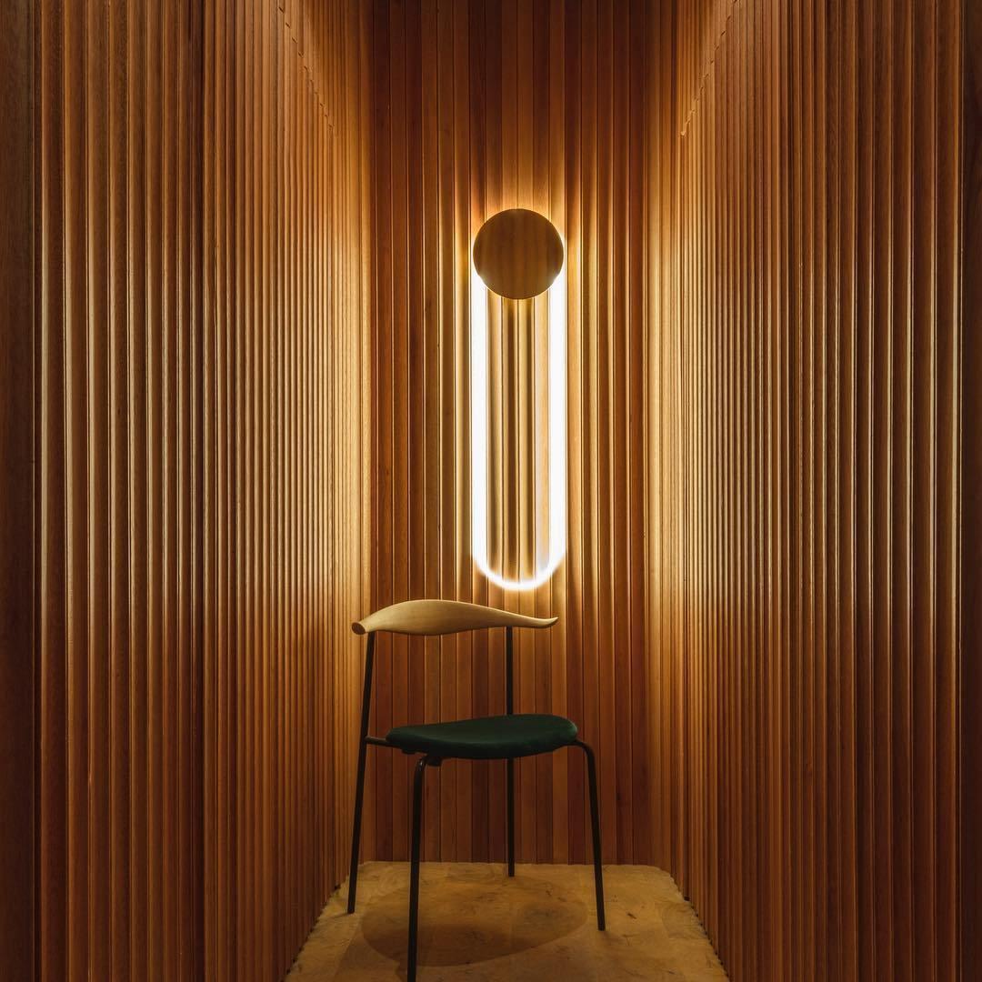 Modern RA Circular LED Wall Sconce Abstract Metal Disc Lighting for Bedroom or Living Room