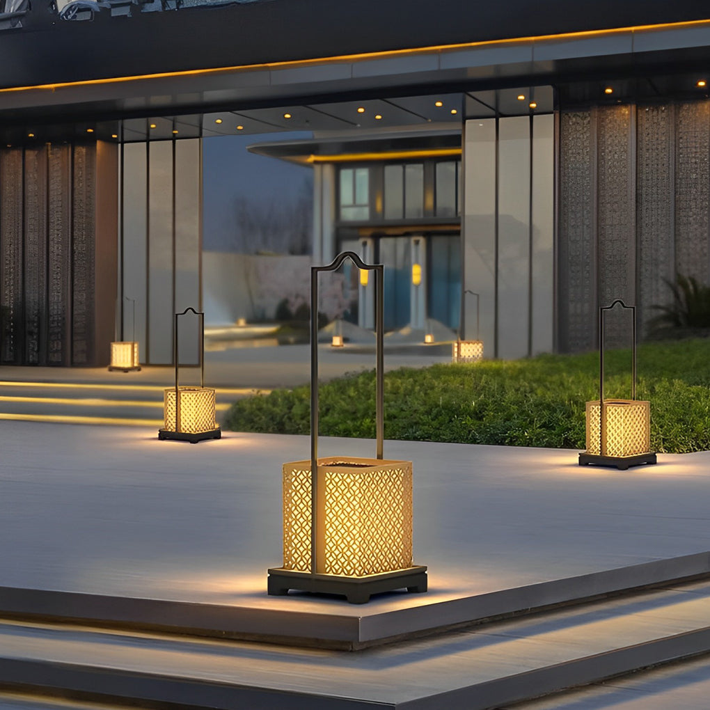 Modern Retro Solar Powered Outdoor Lantern Waterproof LED Lawn Light with Portable Handle