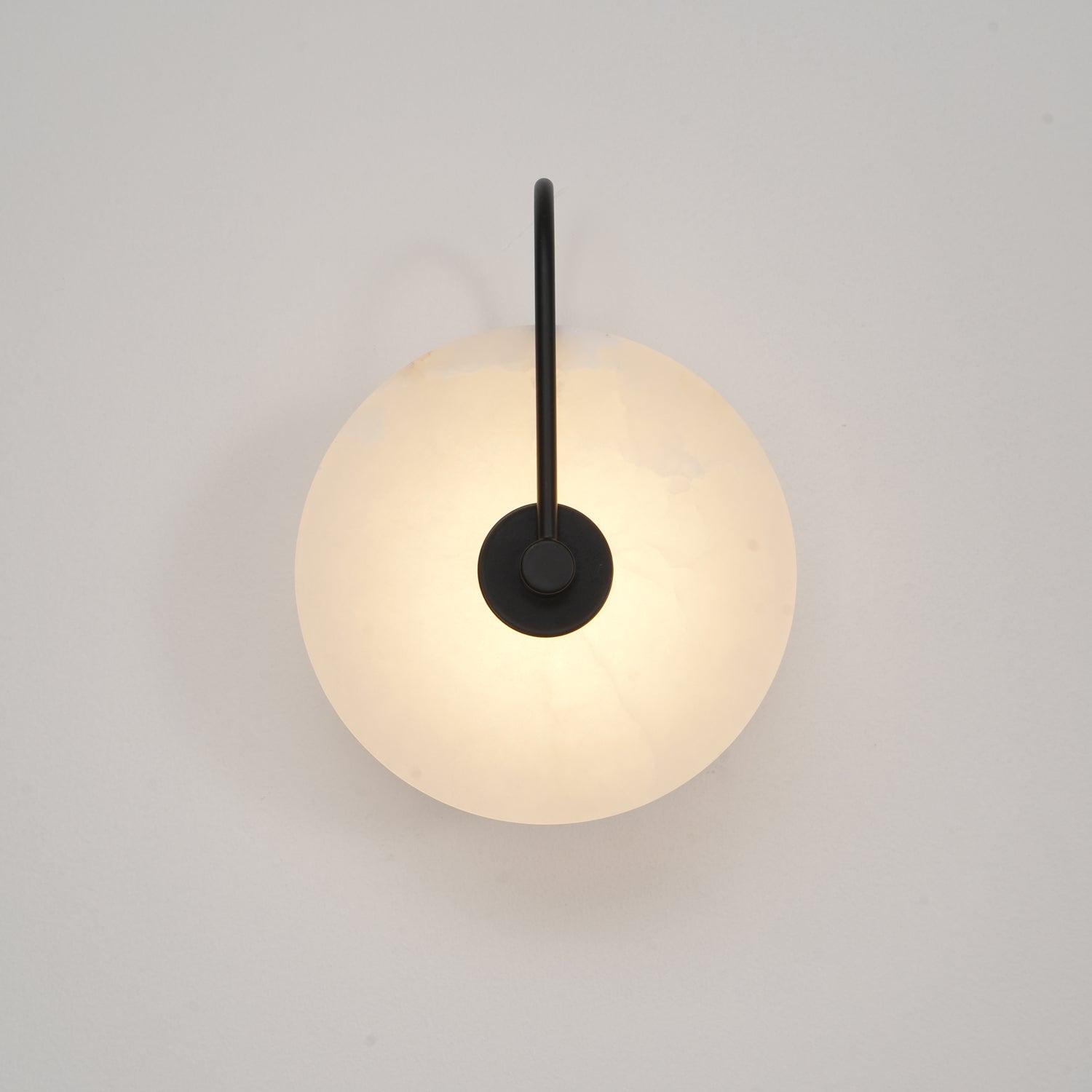 Modern Round Alabaster LED Wall Sconce Elegant Stone Wall Lamp for Interior Living Spaces
