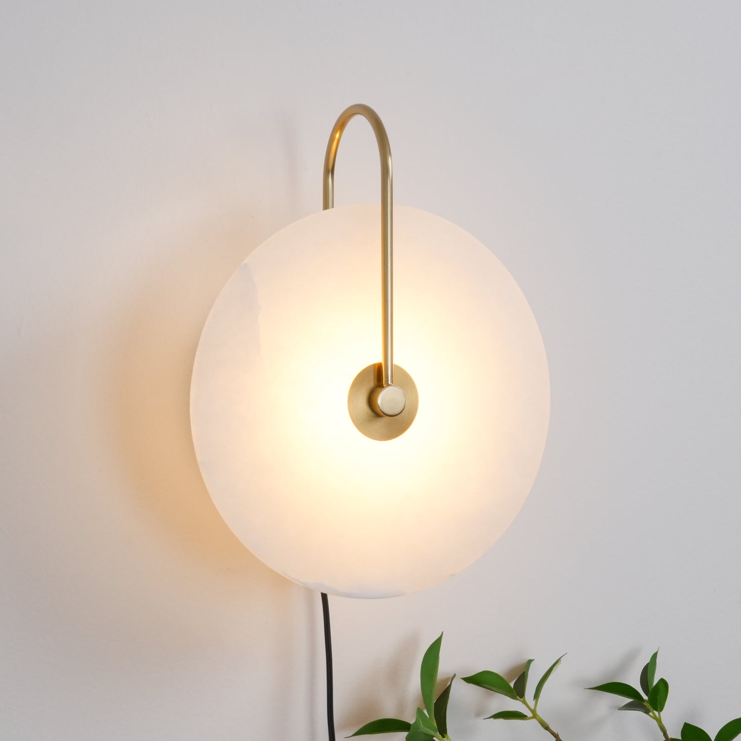 Modern Round Natural Alabaster LED Plug In Wall Sconce Ambient Indoor Lighting Fixture