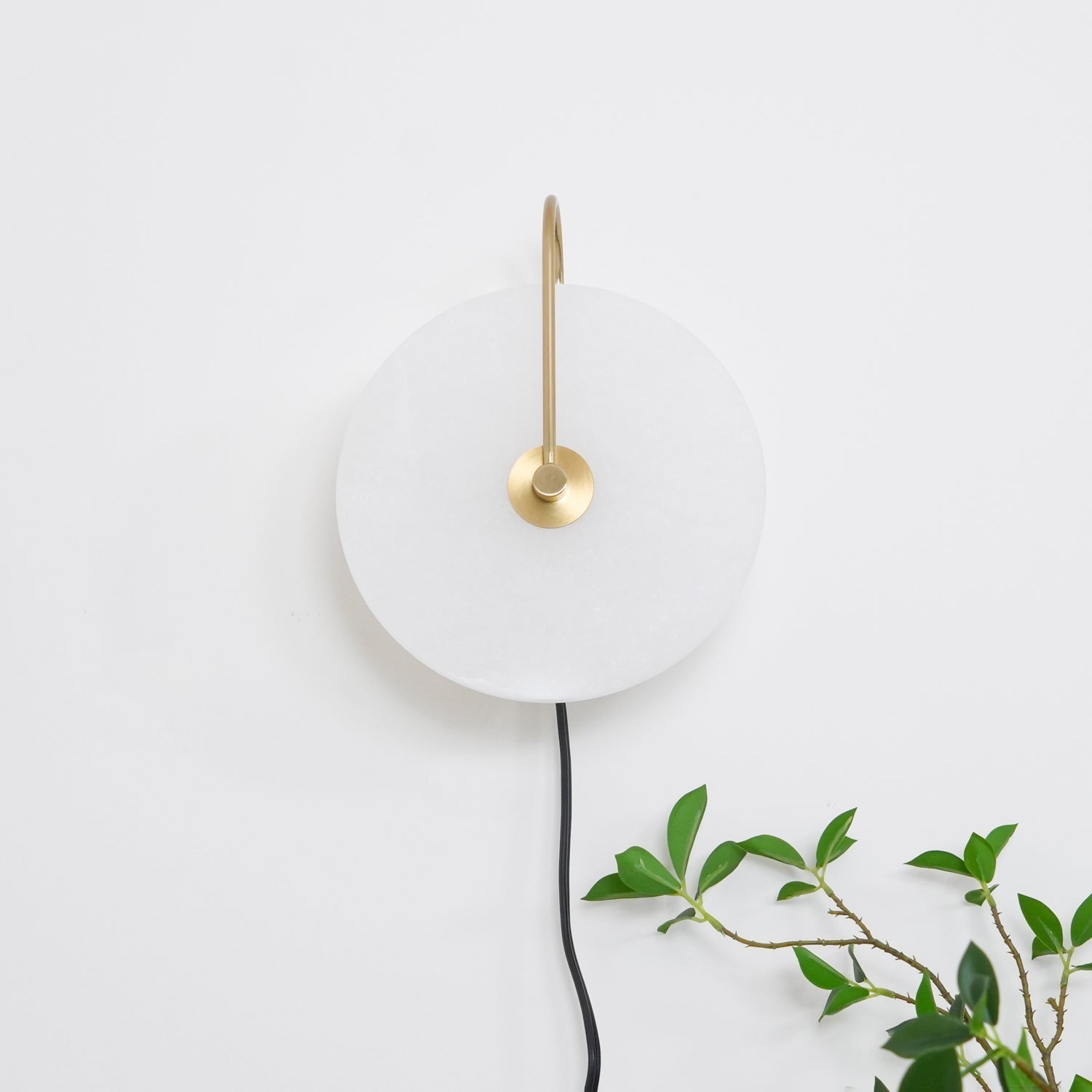 Modern Round Natural Alabaster LED Plug In Wall Sconce Ambient Indoor Lighting Fixture