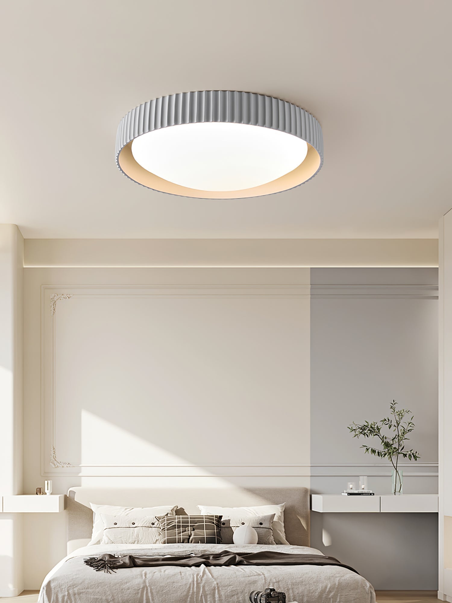 modern-round-ribbed-acrylic-led-ceiling-flush-mount-light-with-resin-frame