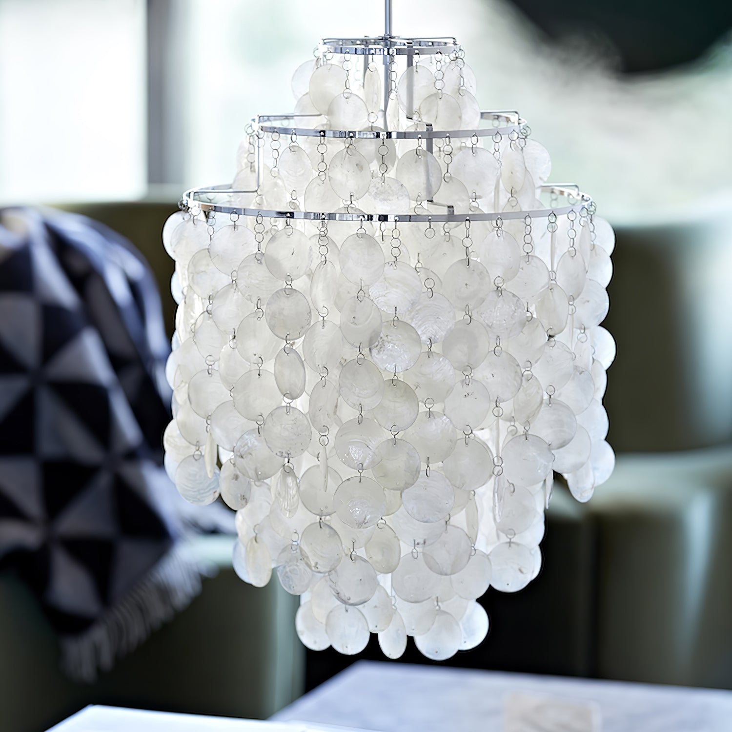 Modern Round Shell Pendant Light Coastal Chandelier for Living Room and Bedroom