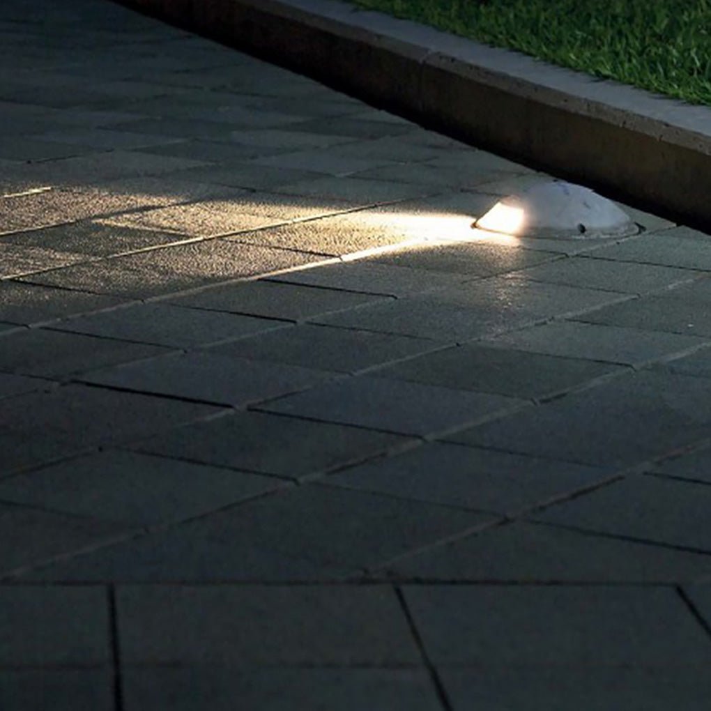 Modern Round Waterproof LED Recessed Step Lights for Outdoor Garden Deck and Pathway Lighting