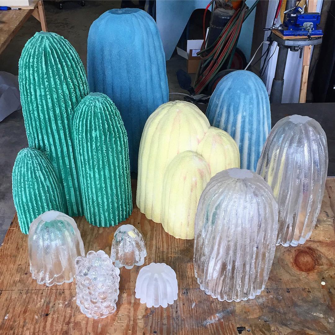modern-sculptural-glass-cactus-table-lamp-artisanal-resin-decorative-accent-light