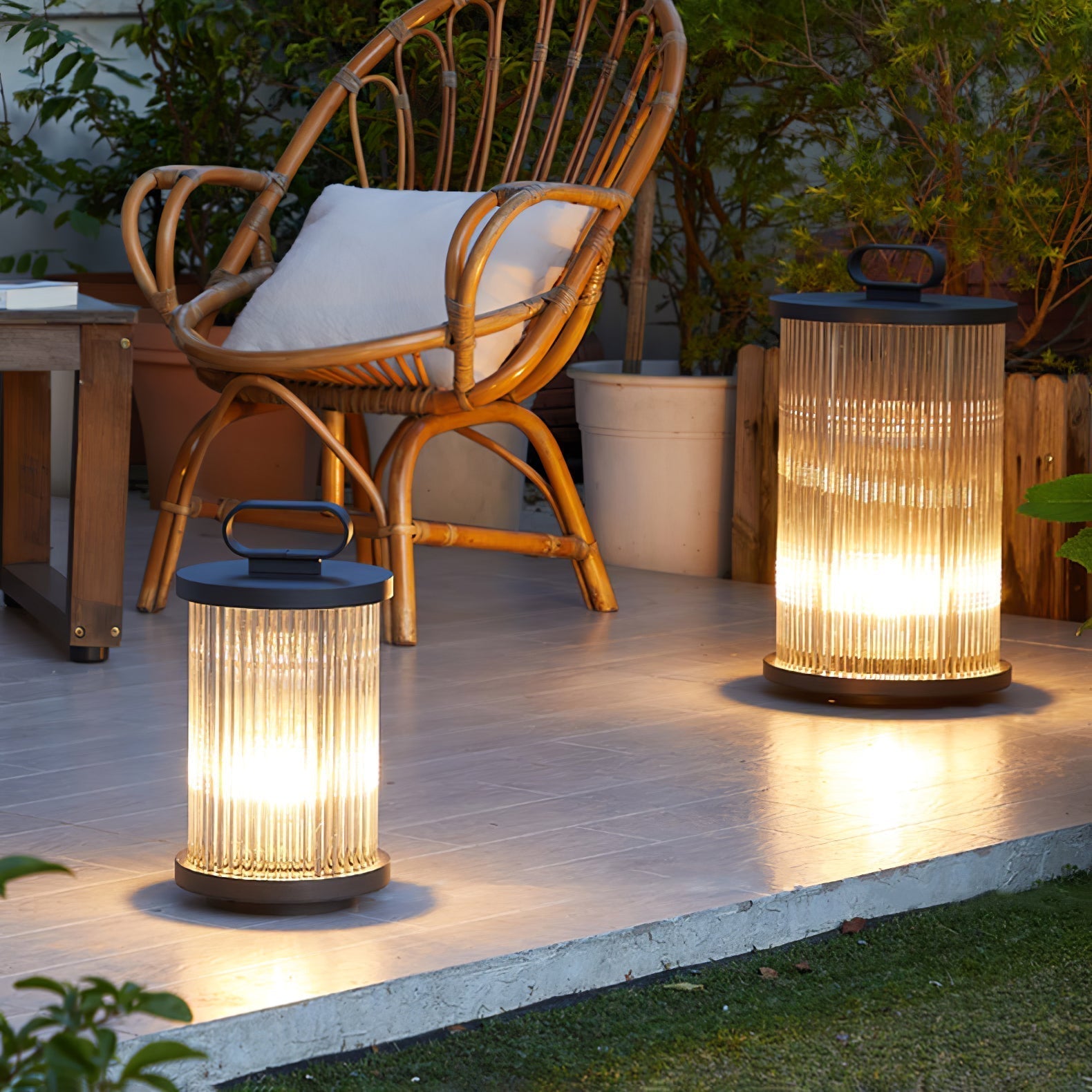 modern-solar-outdoor-garden-lantern-waterproof-led-path-light-for-landscape-and-patio