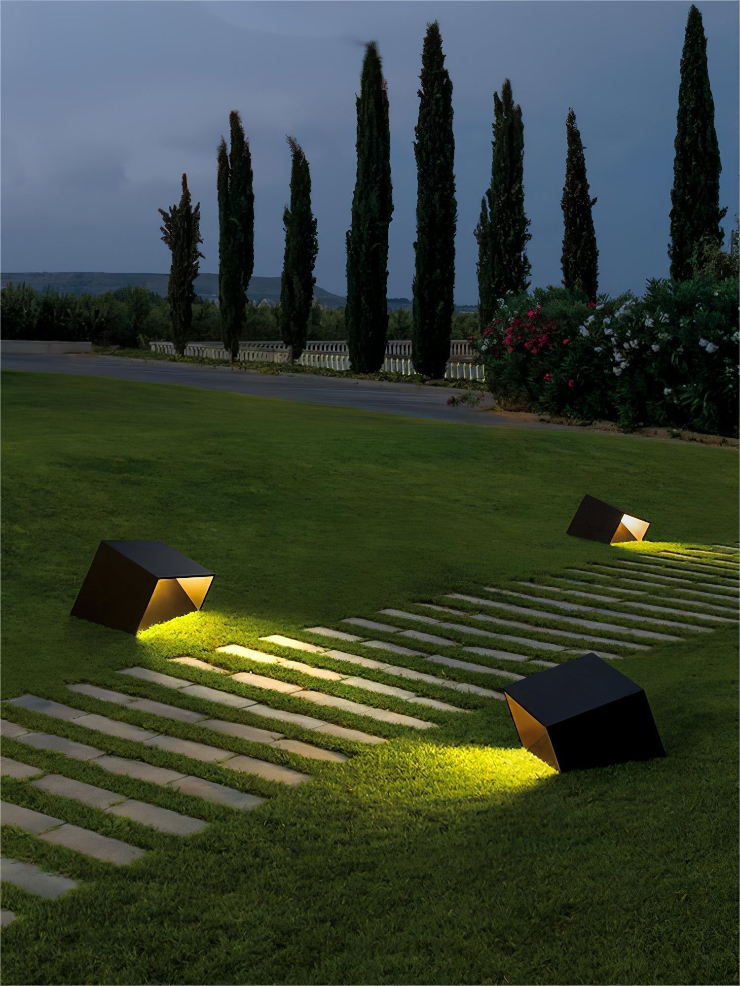 Modern Solar Powered Cube Garden Light Waterproof Outdoor Patio LED Lamp