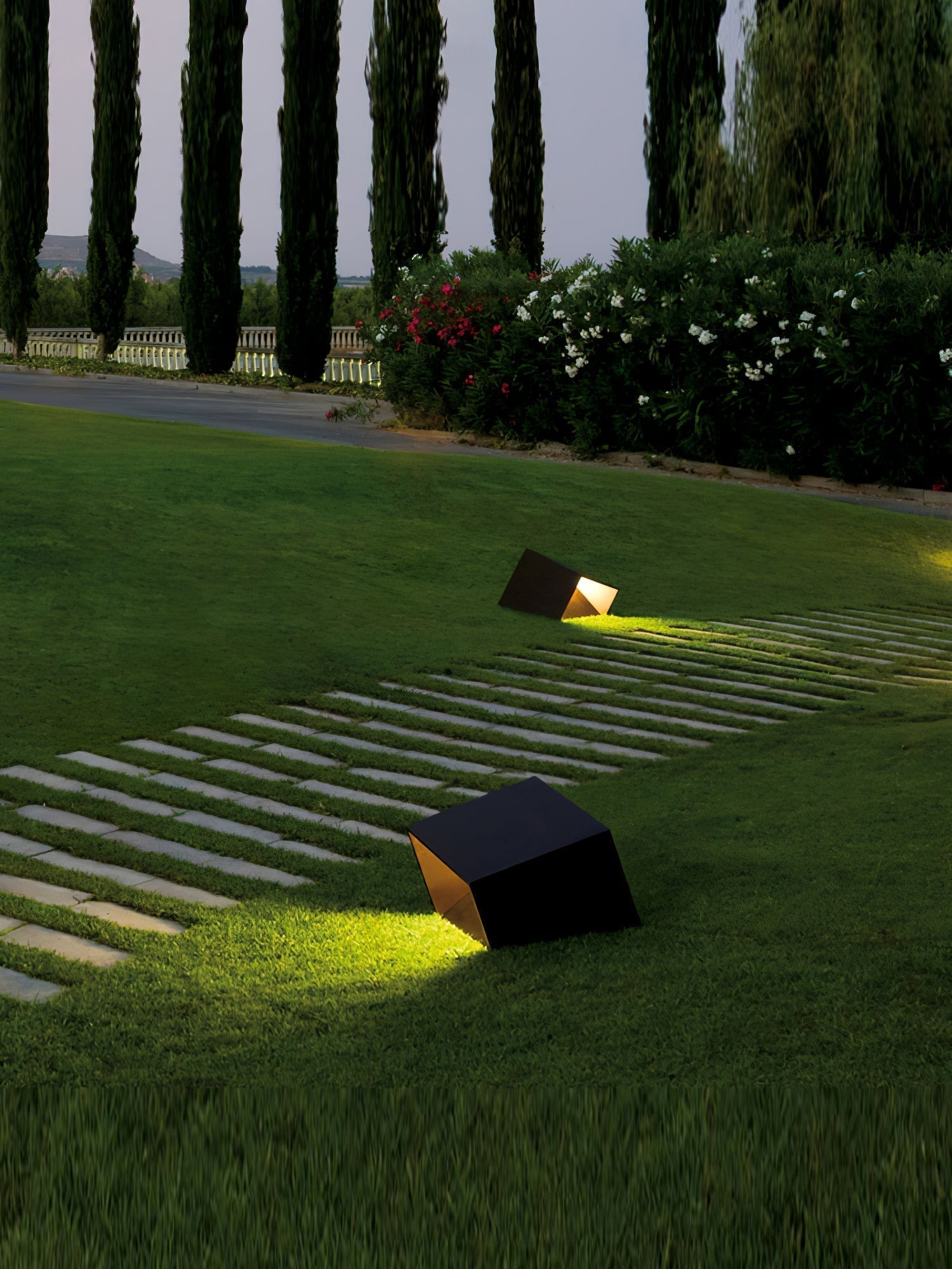 Modern Solar Powered Cube Garden Light Waterproof Outdoor Patio LED Lamp