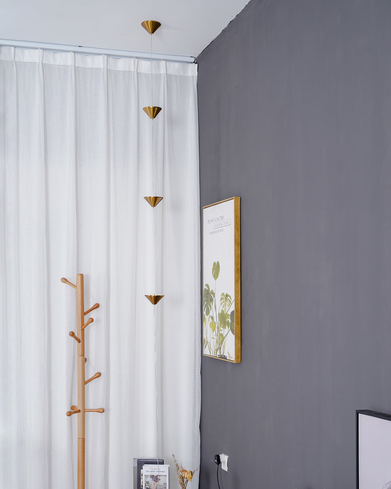 modern-soreluna-led-floor-lamp-with-three-conical-shades-and-height-adjustable-design