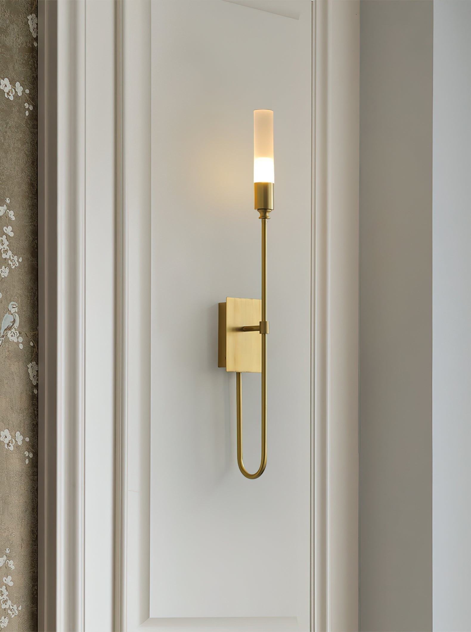 Modern Symmetrical Double Arrow Wall Sconce Minimalist Indoor Metal Light Fixture