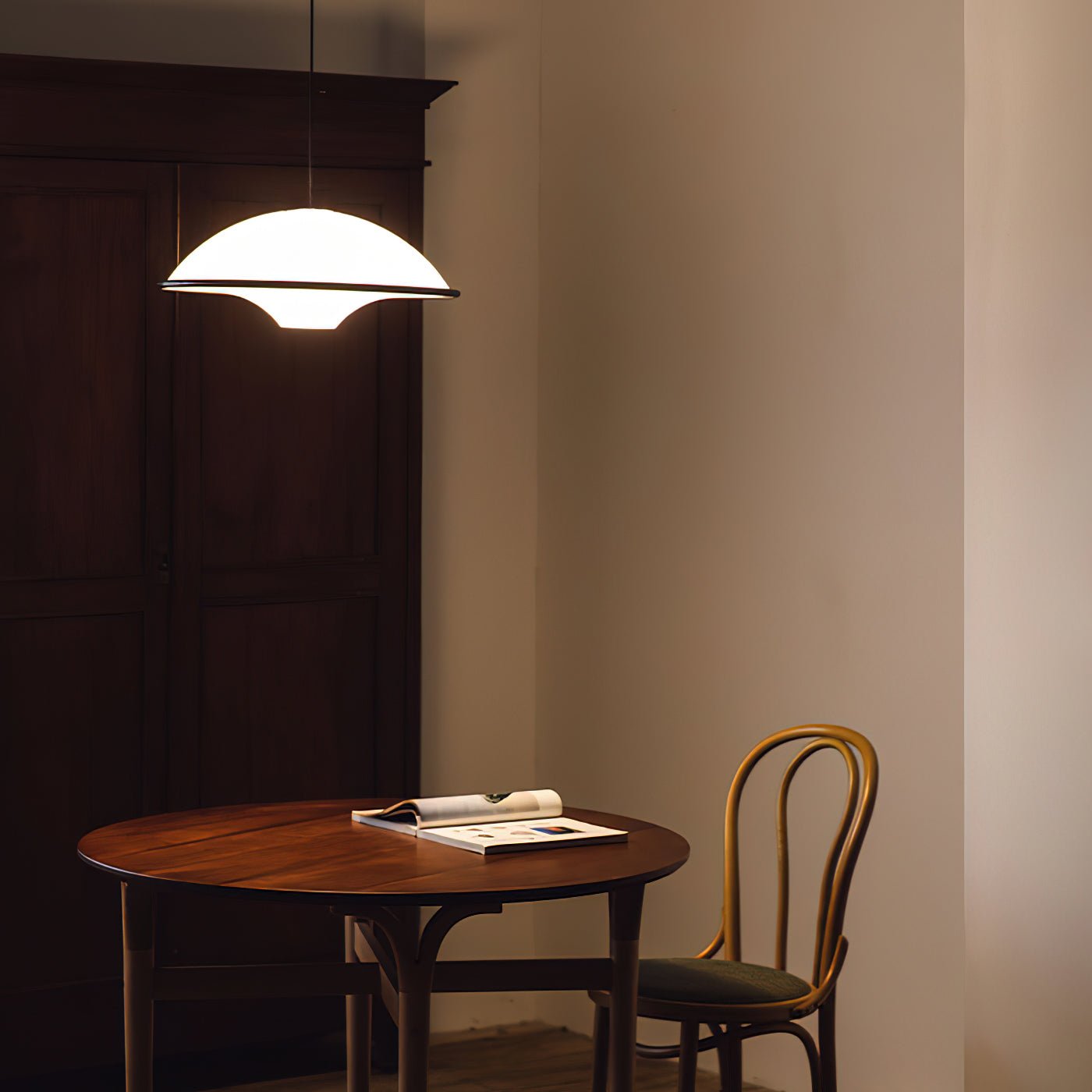 Modern UFO Silhouette Pendant Light Minimalist Acrylic Ceiling Hanging Lamp