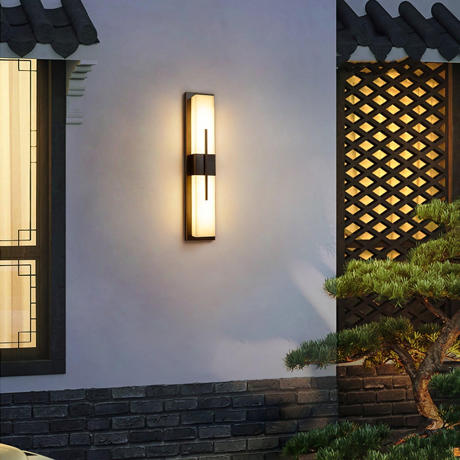 Modern Vertical LED Outdoor Wall Sconce Waterproof IP65 Exterior Garden Lighting