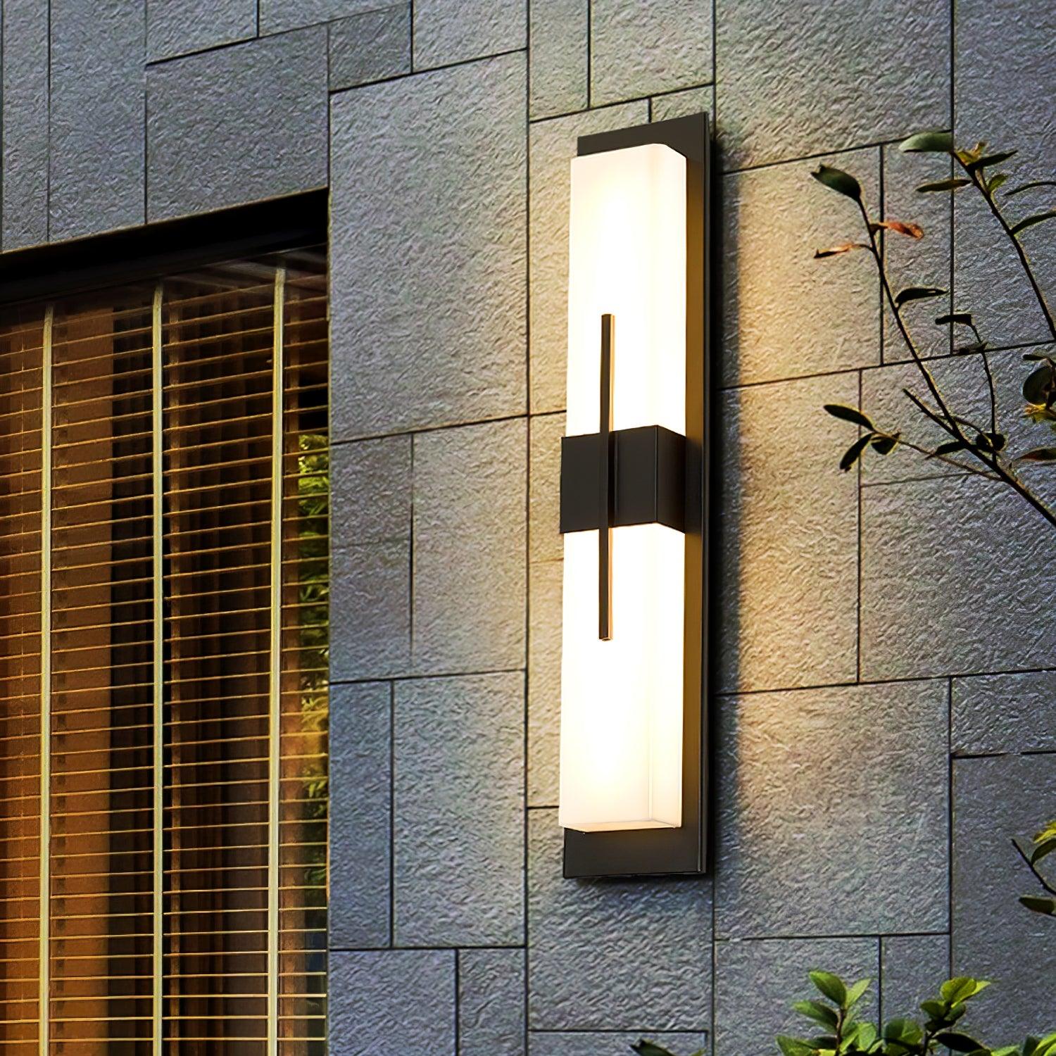 Modern Vertical LED Outdoor Wall Sconce Waterproof IP65 Exterior Garden Lighting