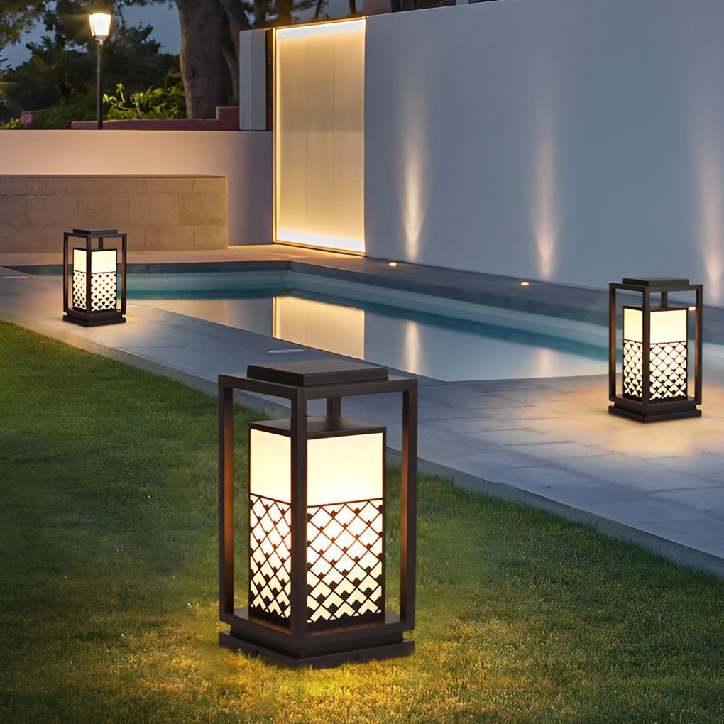 Modern Waterproof LED Outdoor Lawn Lamp Retro Black Metal Solar Garden Lantern for Pathway