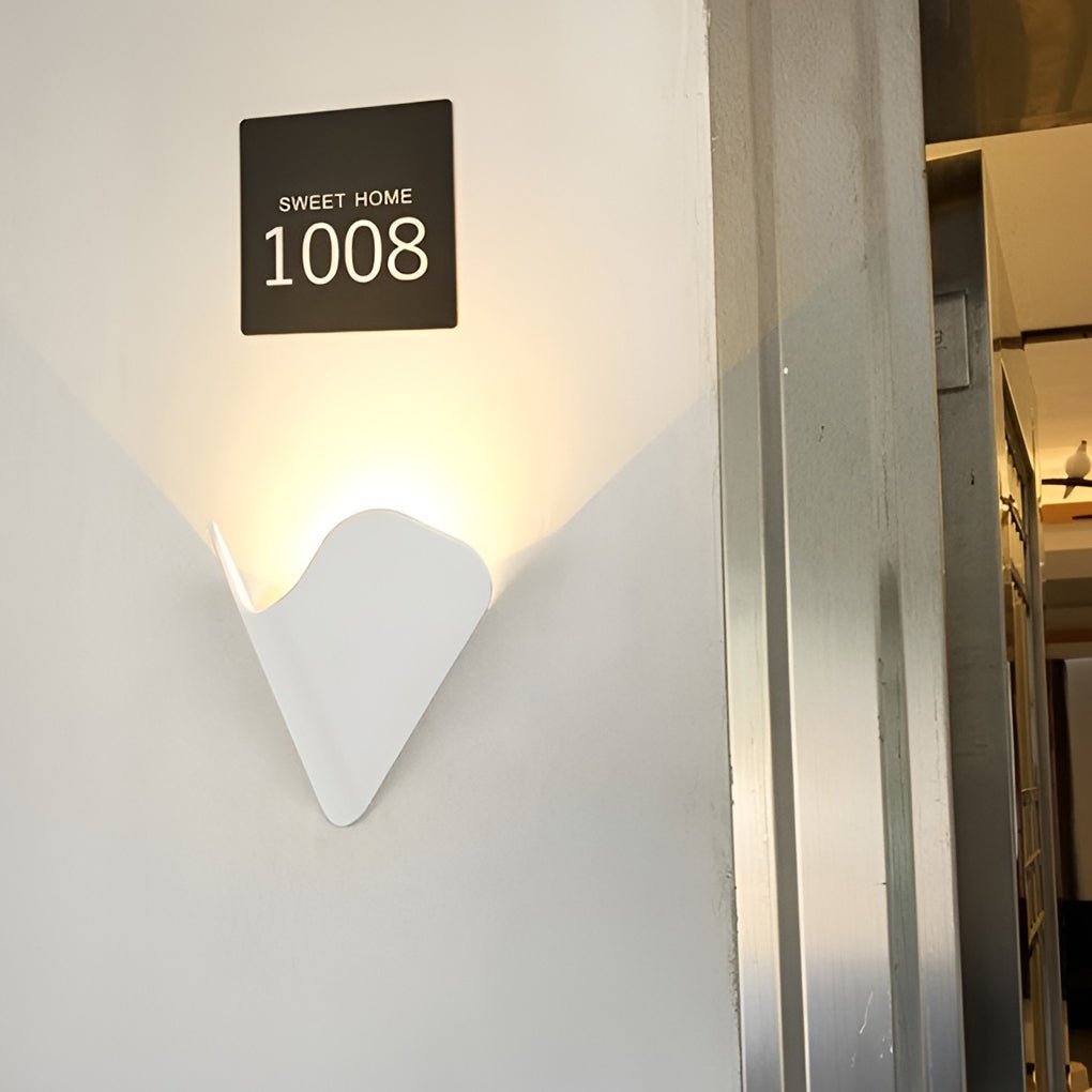 Modern Waterproof LED Wall Sconce for Indoor and Outdoor Aluminum Doorplate Lighting Fixture