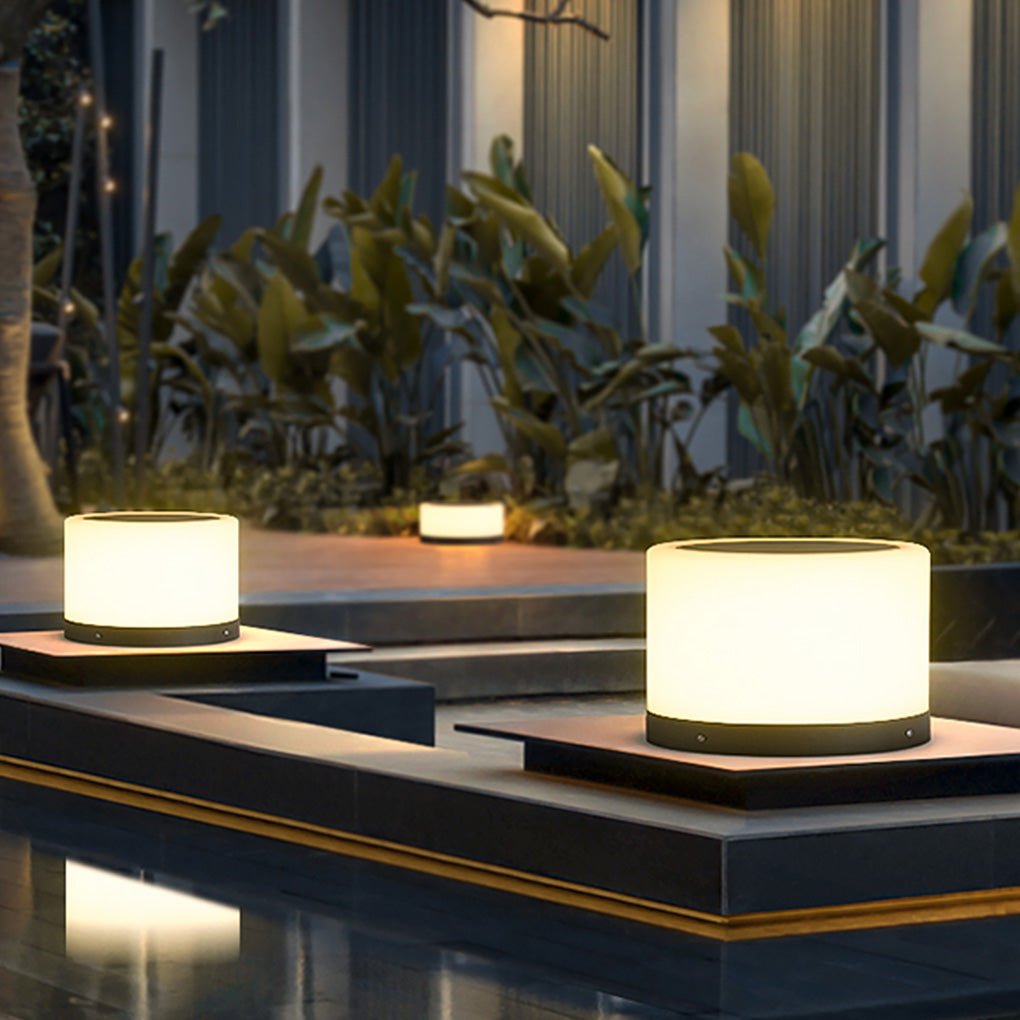 Modern Waterproof Solar LED Round Outdoor Garden Lights for Landscape and Courtyard Lighting