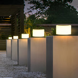Modern Waterproof Solar LED Round Outdoor Garden Lights for Landscape and Courtyard Lighting