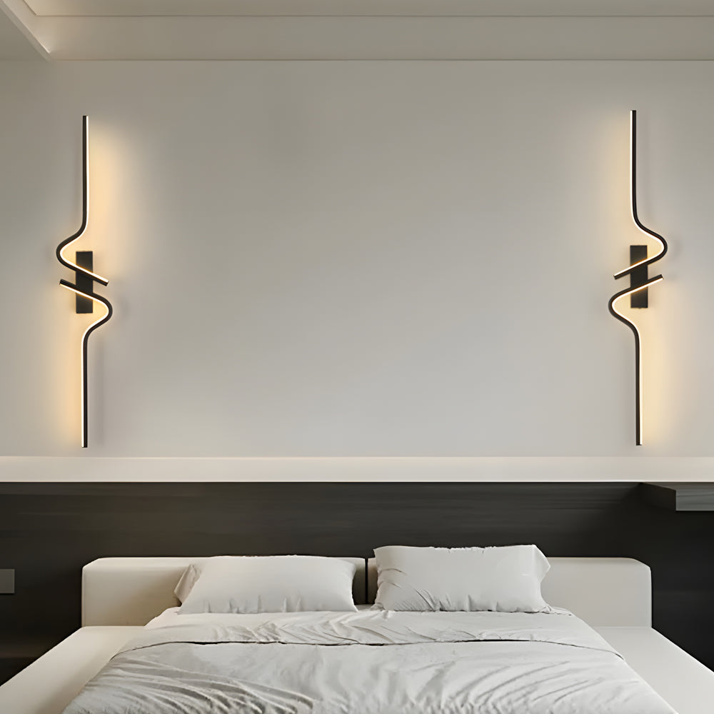 Modern Wavy Black LED Wall Sconce Linear Aluminum Minimalist Indoor Lighting Fixture