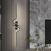 Modern Wavy Black LED Wall Sconce Linear Aluminum Minimalist Indoor Lighting Fixture