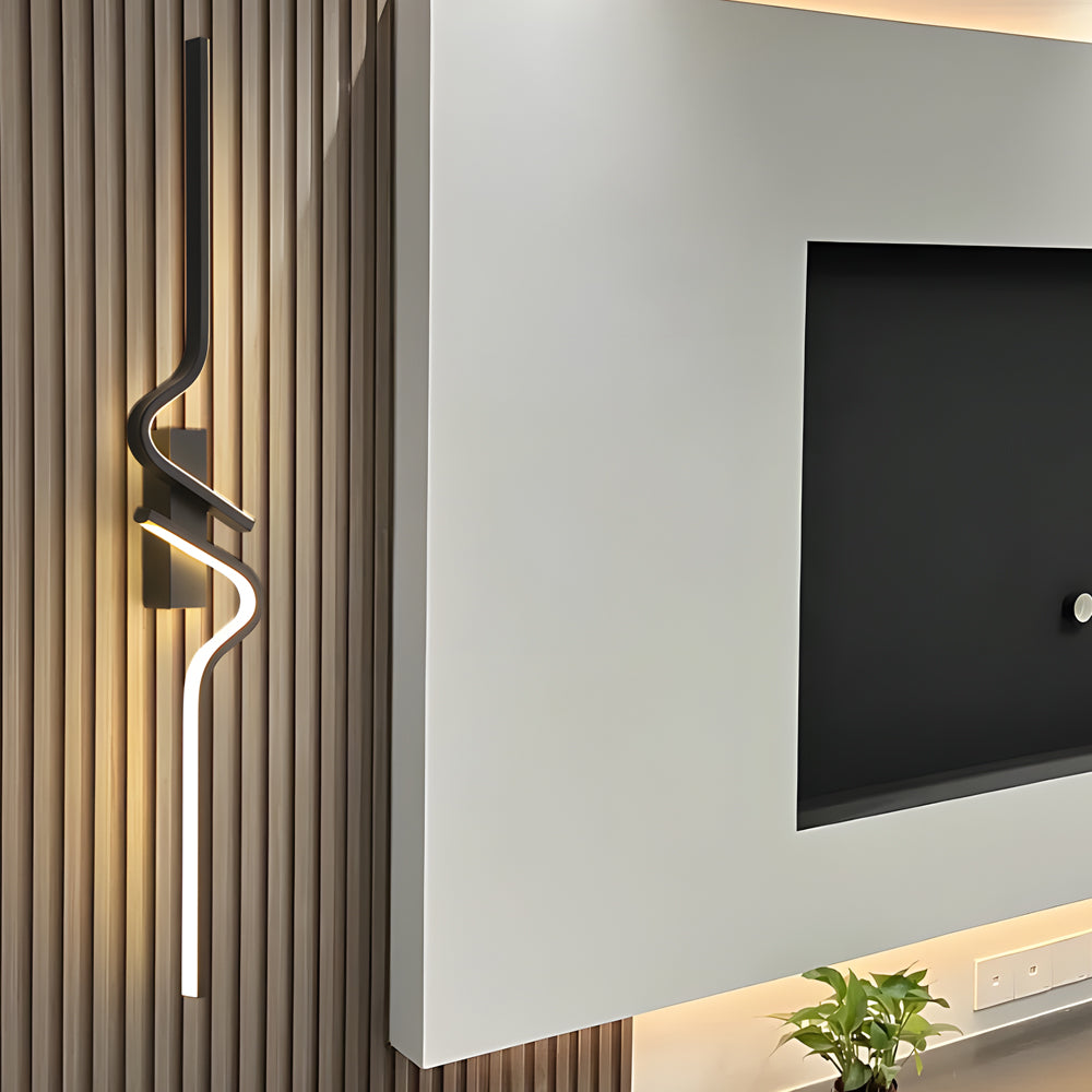 Modern Wavy Black LED Wall Sconce Linear Aluminum Minimalist Indoor Lighting Fixture