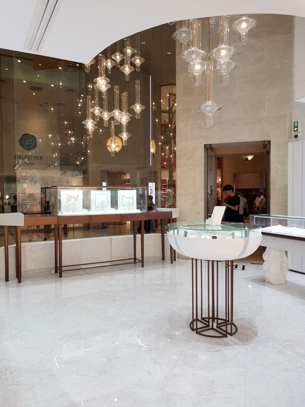 Modern Wonder Borosilicate Glass LED Pendant Light for Living Room and Dining Space