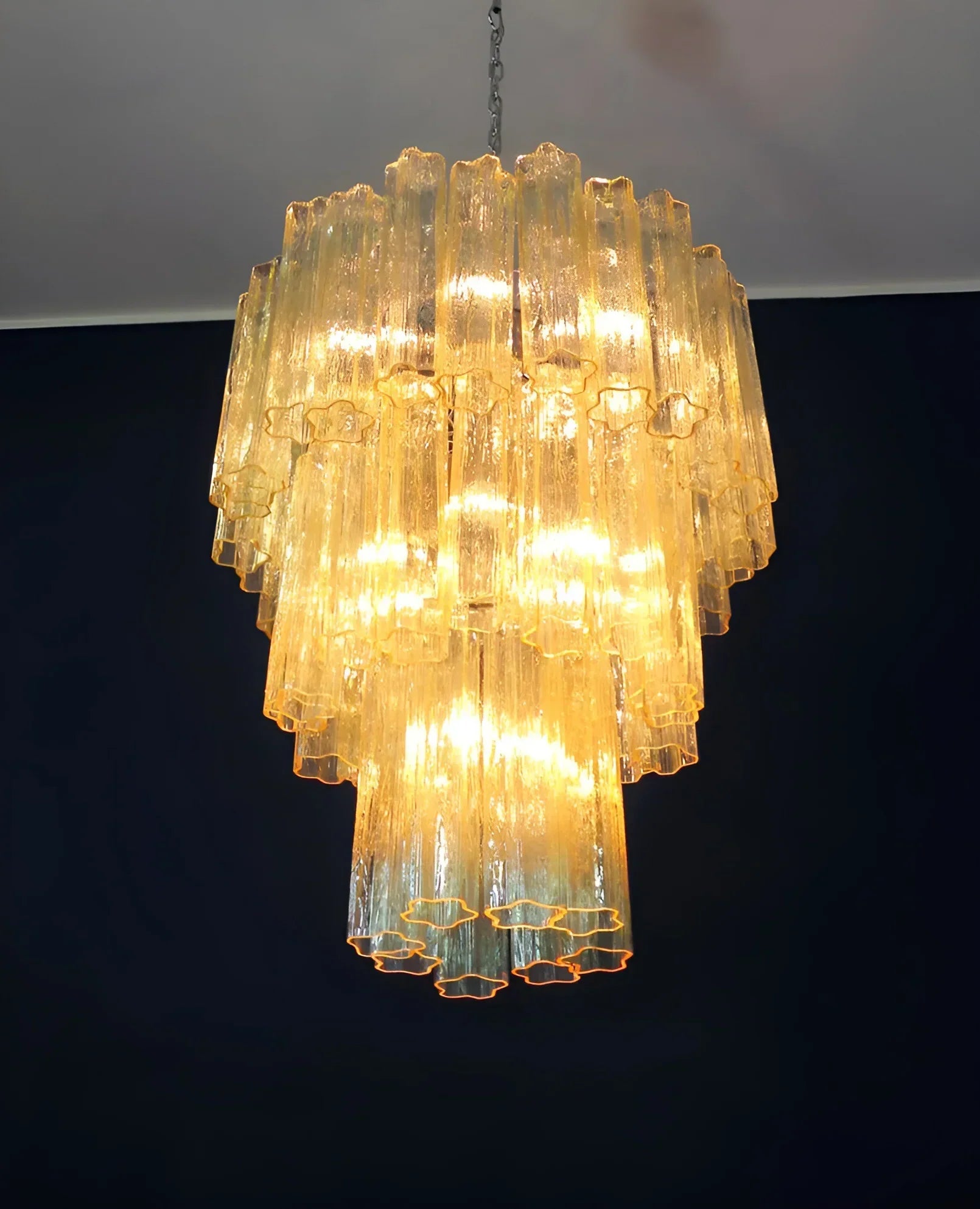 modern-yellow-murano-glass-tube-chandelier-for-luxury-living-room-and-dining-areas