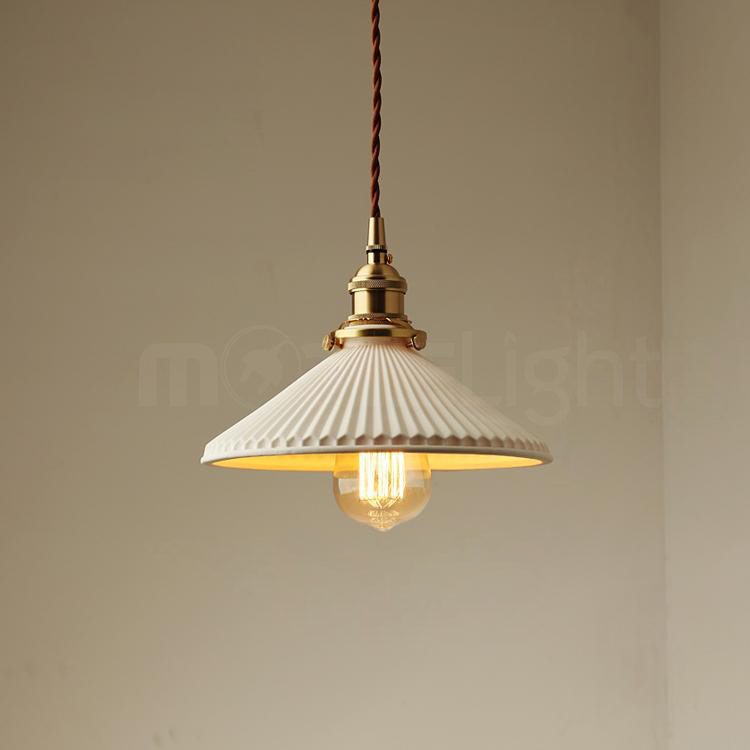 modern-shell-inspired-ceramic-pendant-light-art-deco-porcelain-hanging-lamp-with-brass-accents