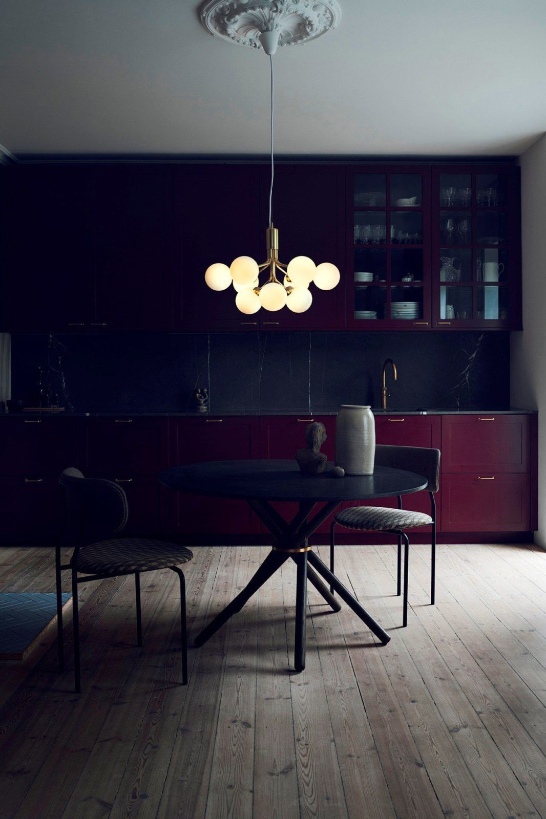 modern-apiales-glass-globe-chandelier-flower-inspired-pendant-light-for-dining-room
