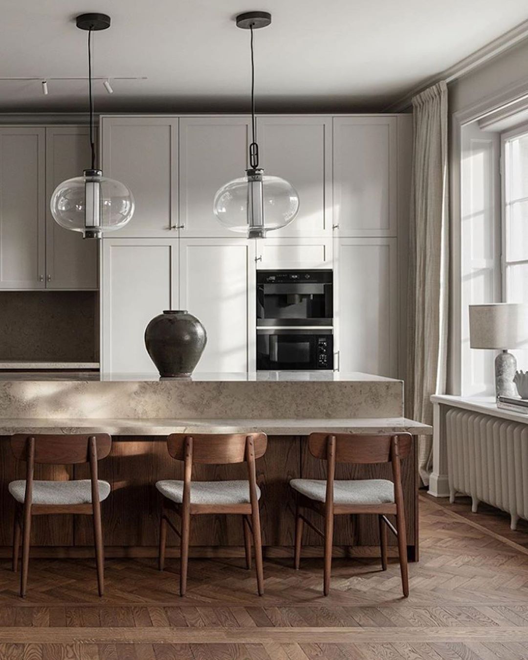 modern-blown-glass-lantern-chandelier-led-suspension-light-for-living-room-and-dining-areas