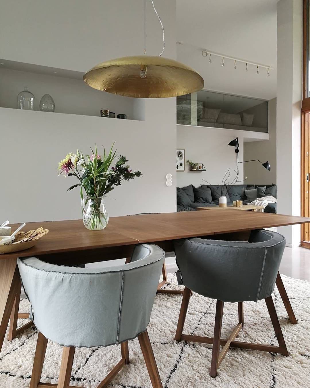 handcrafted-hammered-brass-pendant-lamp-for-modern-kitchen-island-and-elegant-dining-room