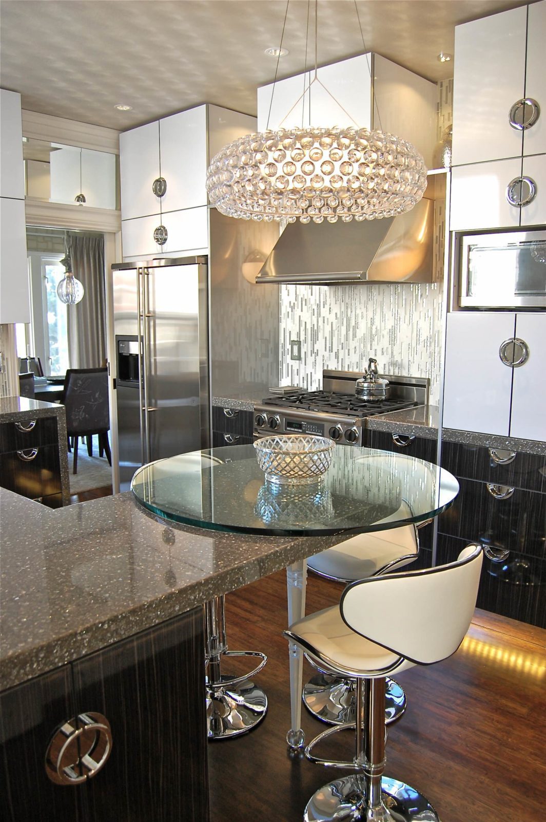 modern-transparent-sphere-pendant-light-acrylic-chandelier-for-living-room-and-bedroom