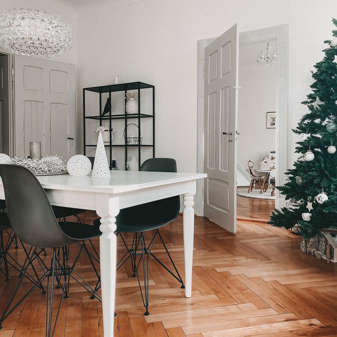 modern-transparent-sphere-pendant-light-acrylic-chandelier-for-living-room-and-bedroom