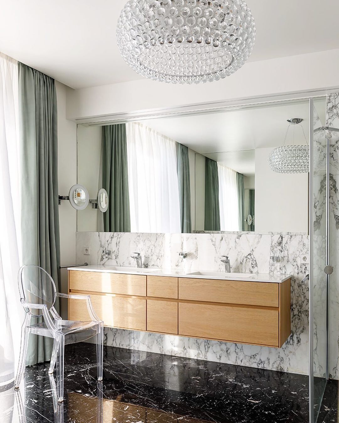 modern-transparent-sphere-pendant-light-acrylic-chandelier-for-living-room-and-bedroom