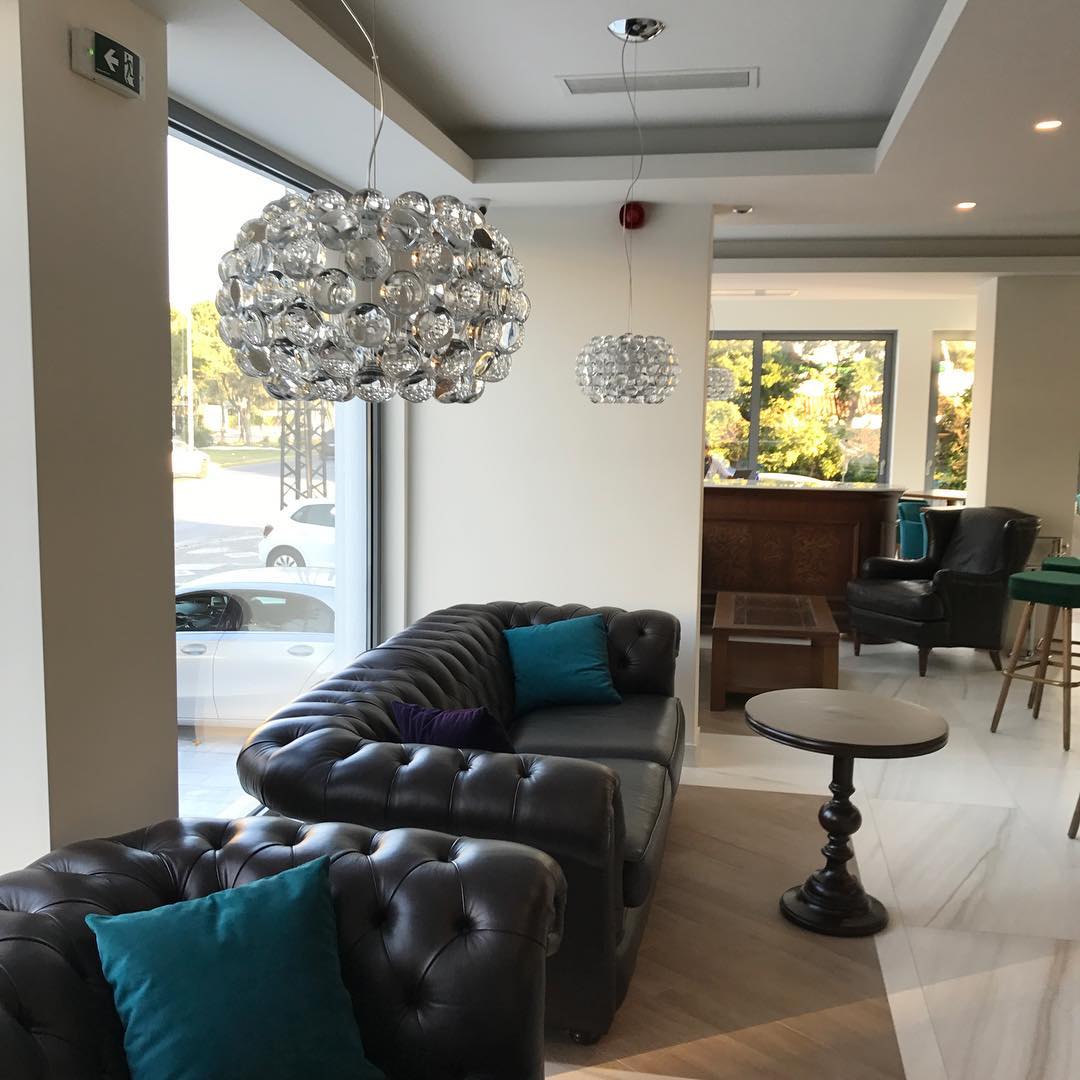 modern-transparent-sphere-pendant-light-acrylic-chandelier-for-living-room-and-bedroom