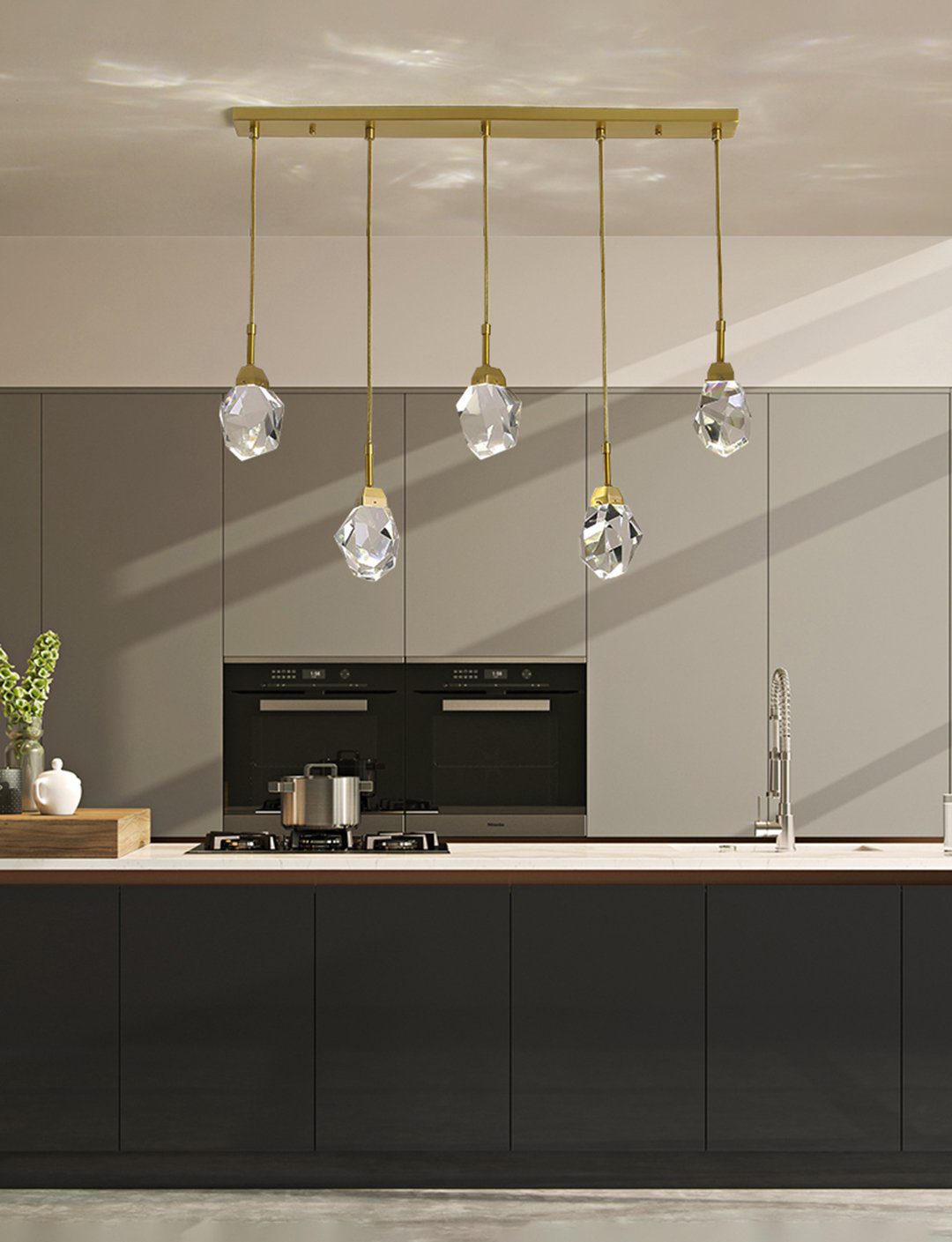 elegant-crystal-glass-led-pendant-lamp-with-brass-hardware-for-modern-dining-rooms