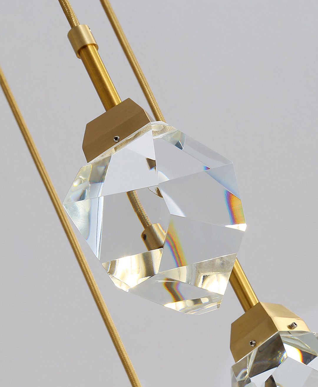 elegant-crystal-glass-led-pendant-lamp-with-brass-hardware-for-modern-dining-rooms