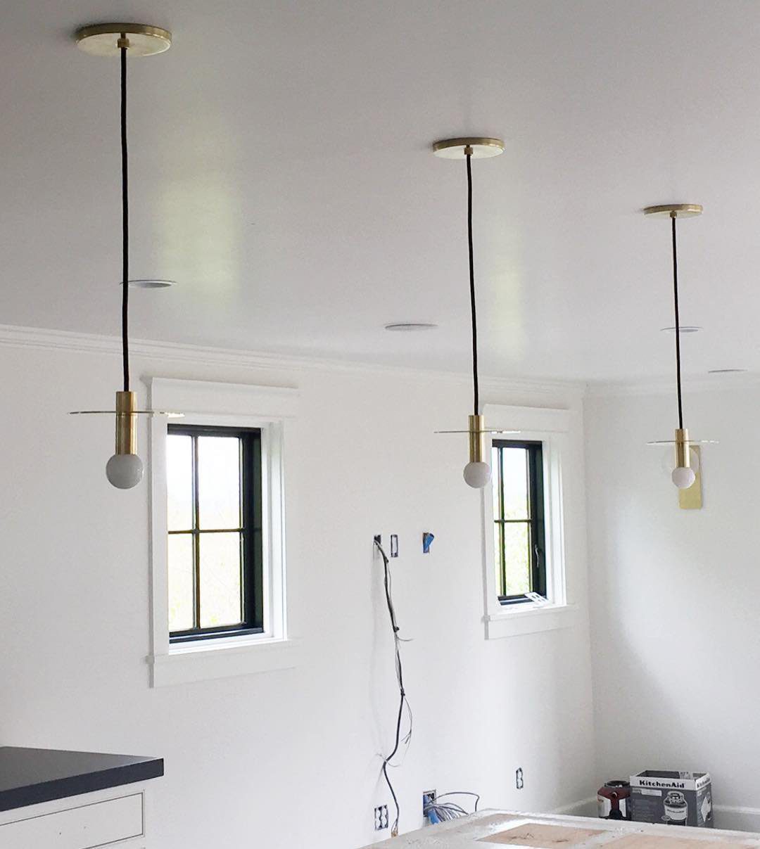 avida-modern-geometric-metal-pendant-lamp-with-adjustable-cord-for-dining-room-and-living-space