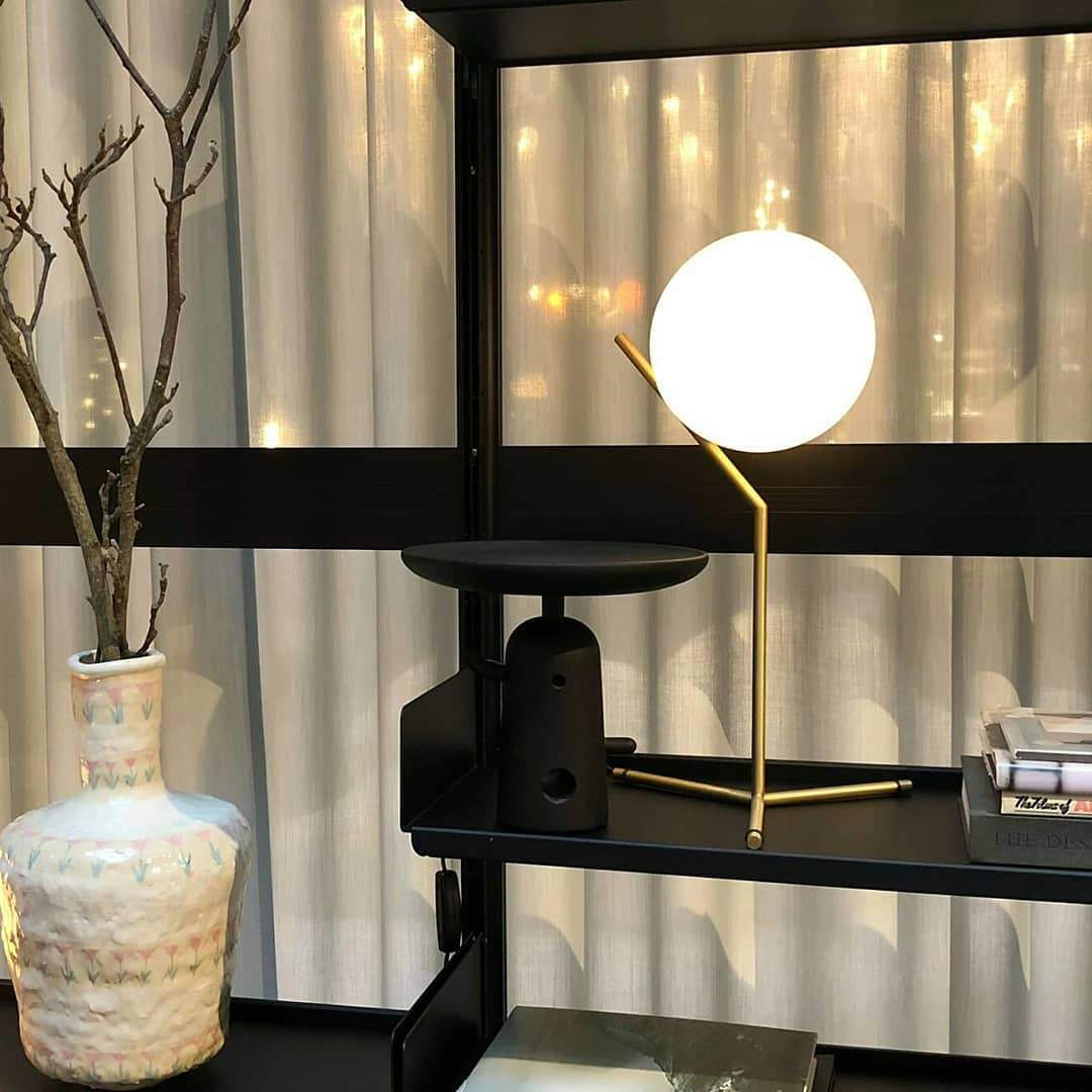 modern-opalescent-blown-glass-globe-table-lamp-with-flexible-steel-base-and-gold-finish