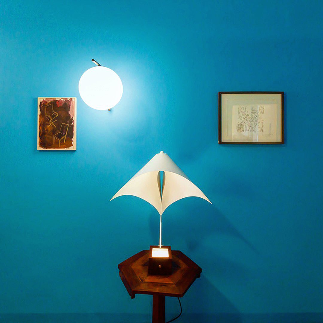 modern-opal-blown-glass-wall-sconce-with-elegant-brass-finish-round-globe-lighting