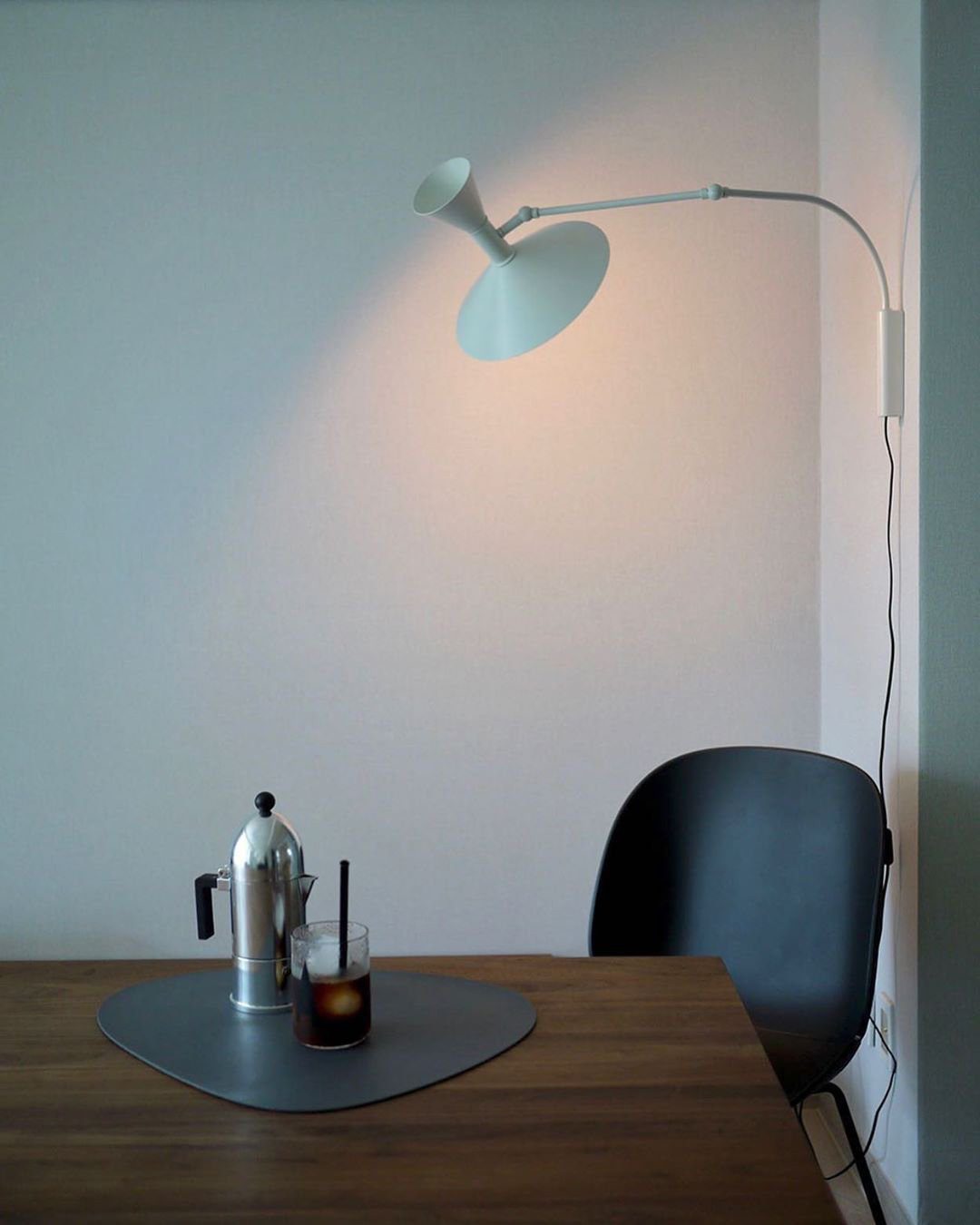 industrial-style-adjustable-dual-joint-wall-light-plug-in-sconce-with-aluminum-diffuser