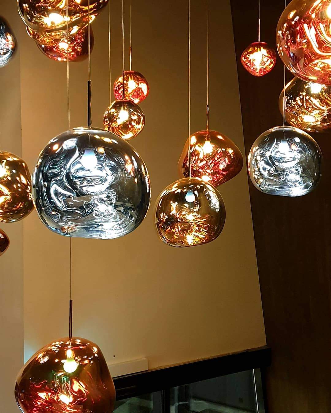 contemporary-melt-glass-style-lava-pendant-light-unique-mirror-finish-polycarbonate-hanging-lamp