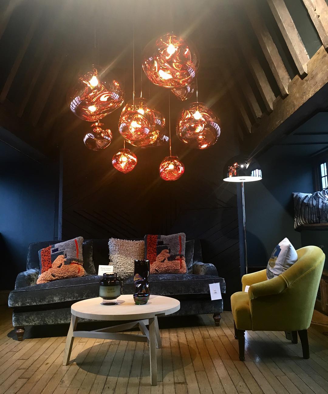 contemporary-melt-glass-style-lava-pendant-light-unique-mirror-finish-polycarbonate-hanging-lamp