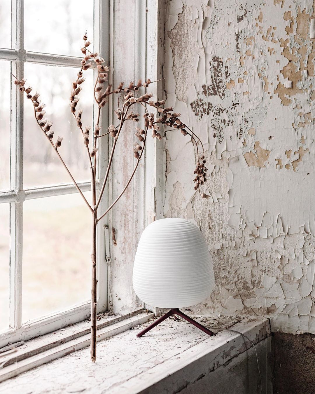 modern-textured-blown-glass-rituals-style-table-lamp-for-bedside-and-living-room