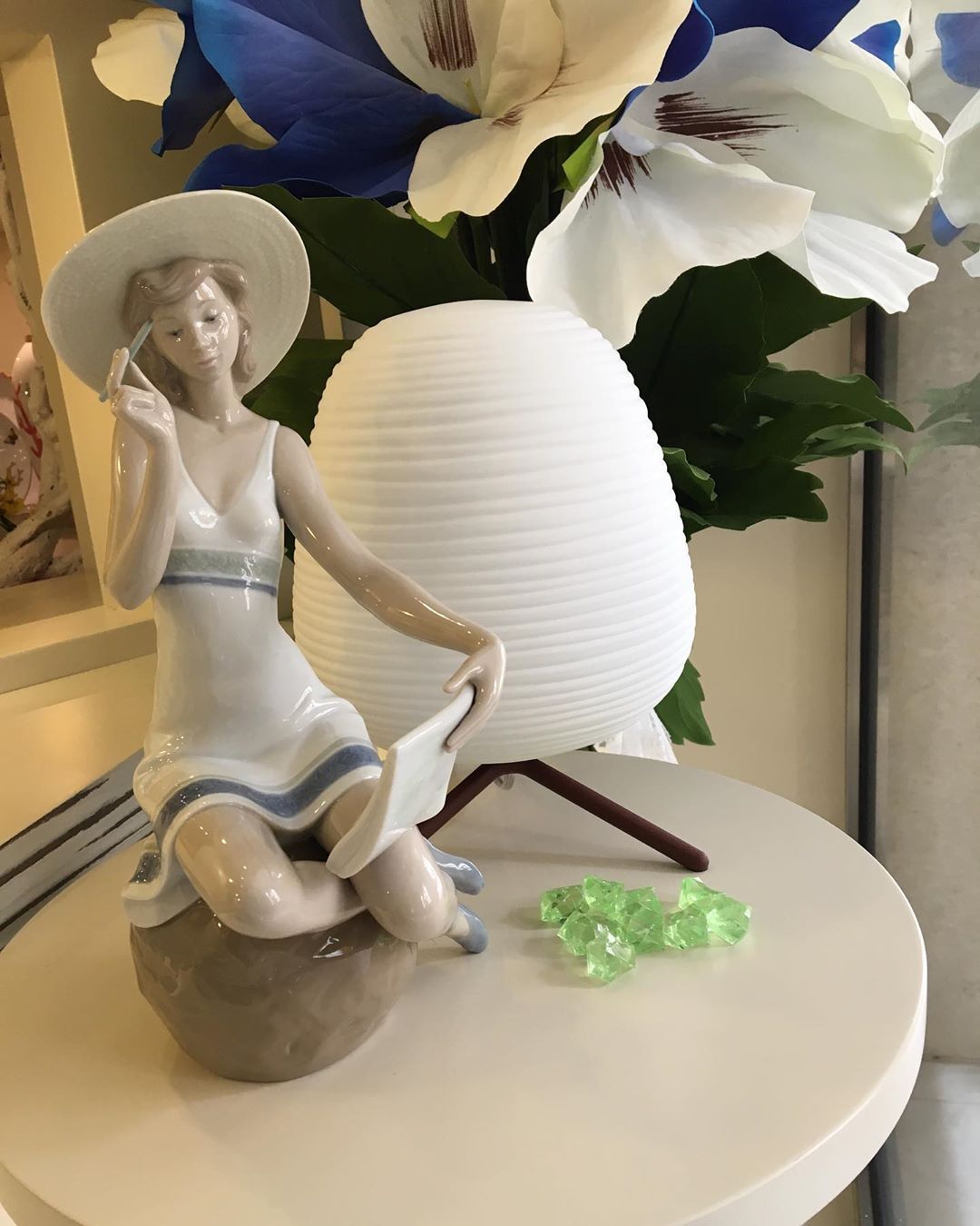 modern-textured-blown-glass-rituals-style-table-lamp-for-bedside-and-living-room