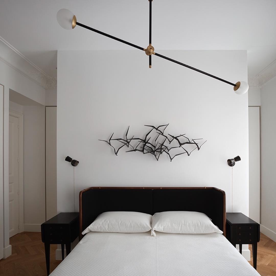 modern-hand-blown-glass-globe-chandelier-with-elegant-brass-and-copper-finishes