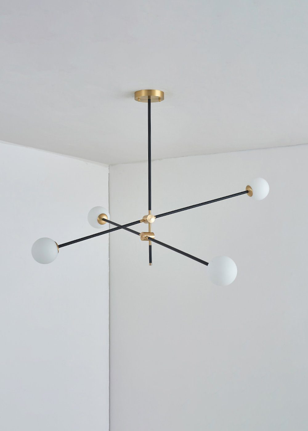 modern-hand-blown-glass-globe-chandelier-with-elegant-brass-and-copper-finishes